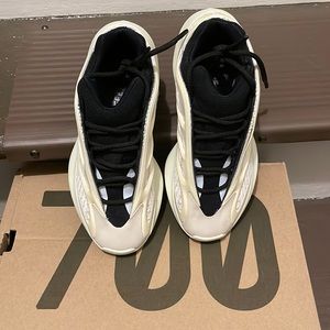 Yeezy 700 v3 Azael